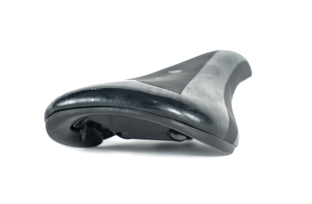 Hutch Pivotal Seat Black