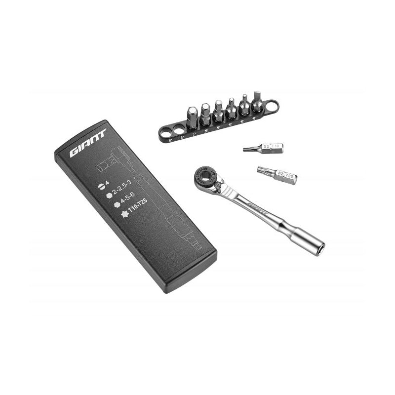 Giant Multi-tool With Ratchet System