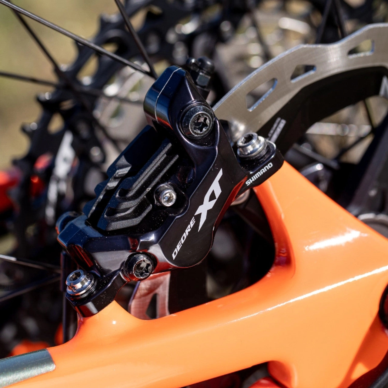 Shimano BR-M8120 Front Disc Brake and XT Trail Lever BL-M8100 Right