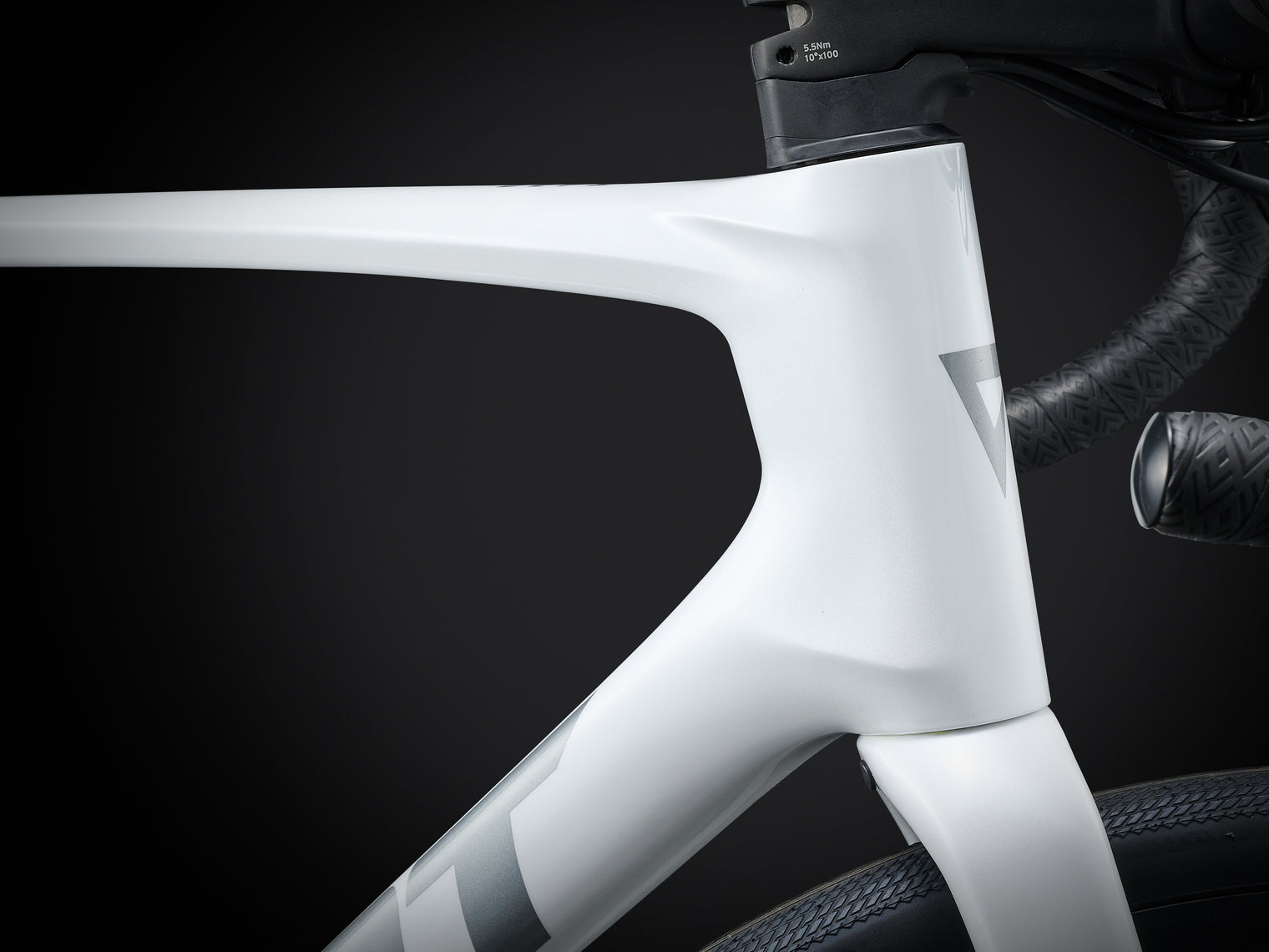 Giant 2027 Defy Advanced 2